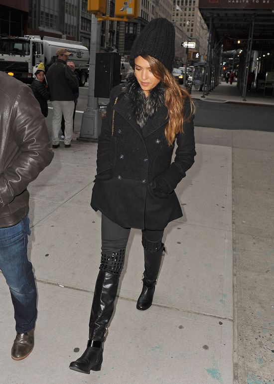 Jessica Alba smutna w Nowym Jorku? (FOTO) Jessica Alba smutna w Nowym Jorku? (FOTO)