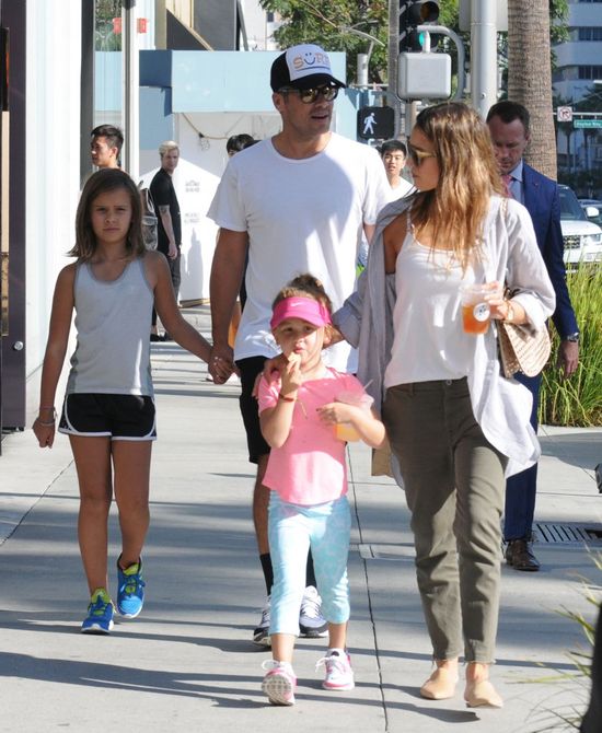 Spójrz na zdjęcia Jessiki Alby. Niepozorna aktoreczka? Nic bardziej mylnego! Spójrz na zdjęcia Jessiki Alby. Niepozorna aktoreczka? Nic bardziej mylnego!