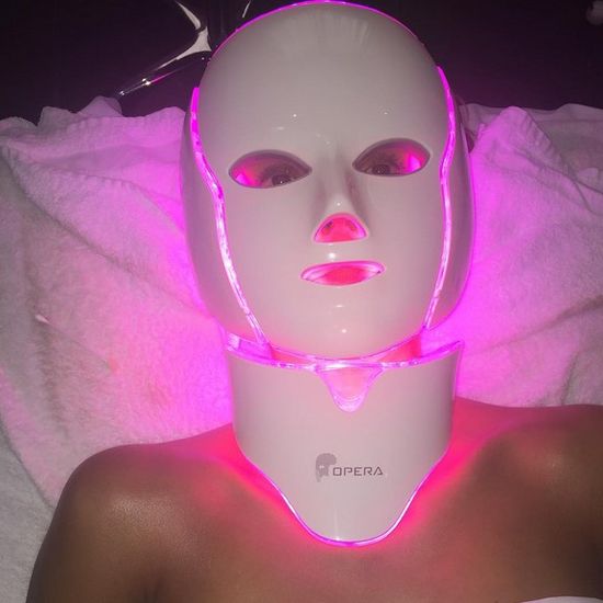 Dla pięknej cery jest w stanie zrobić wszystko? (FOTO)