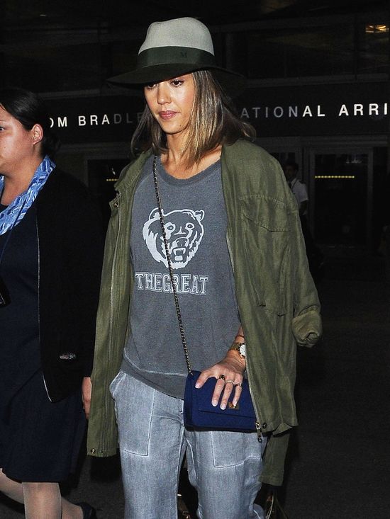 Dla pięknej cery jest w stanie zrobić wszystko? (FOTO)