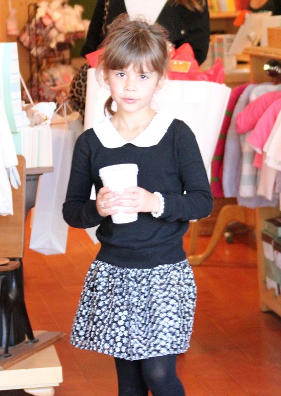 Jessica Alba z pomocnikiem na zakupach (FOTO)  