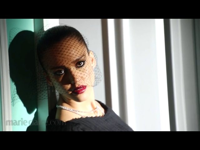 Jessica Alba wyprasowana w Photoshopie (FOTO)