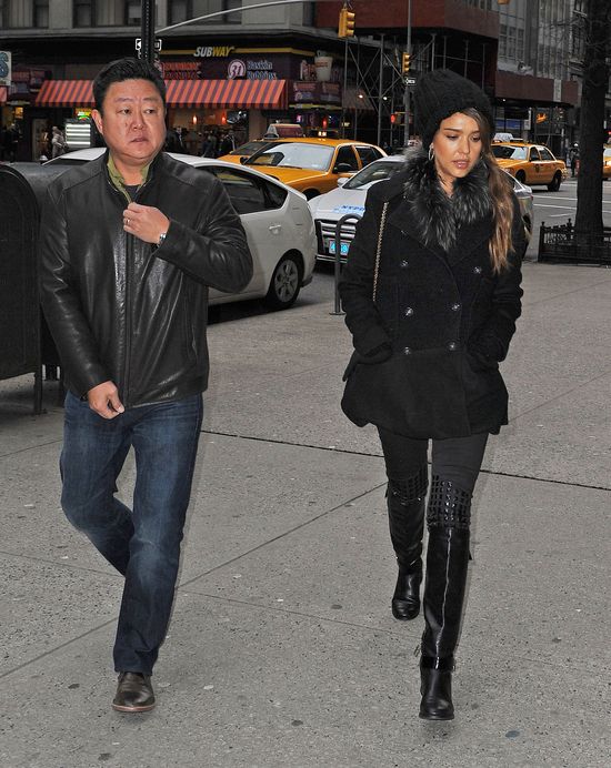 Jessica Alba smutna w Nowym Jorku? (FOTO) Jessica Alba smutna w Nowym Jorku? (FOTO)