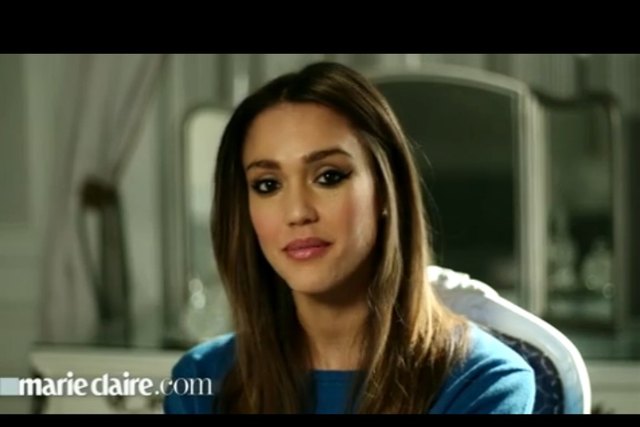 Jessica Alba wyprasowana w Photoshopie (FOTO)