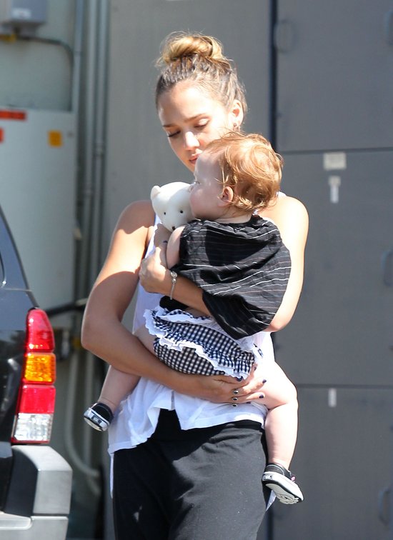 Niejedna mama chciałaby tak, jak ma Jessica Alba (FOTO) Niejedna mama chciałaby tak, jak ma Jessica Alba (FOTO)