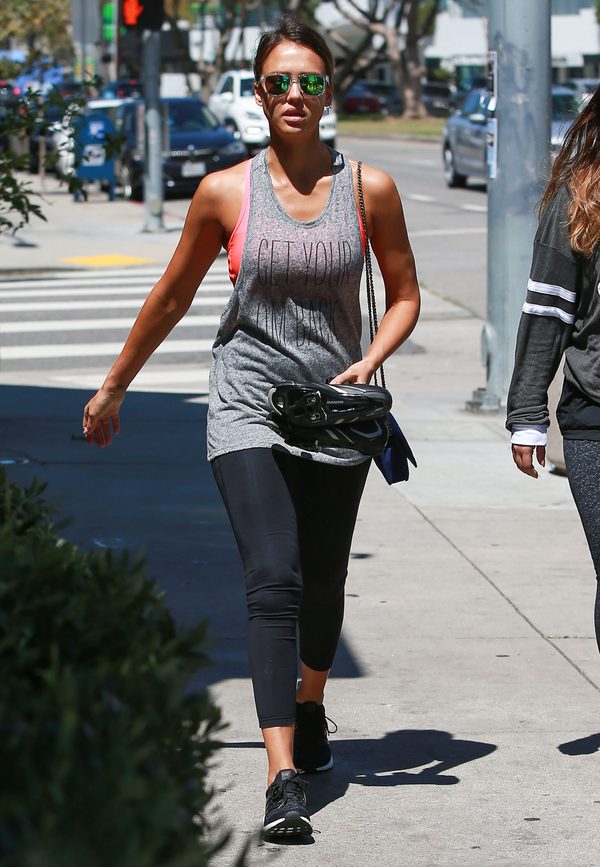 AFERA wokół kremów do opalania marki Jessiki Alby AFERA wokół kremów do opalania marki Jessiki Alby