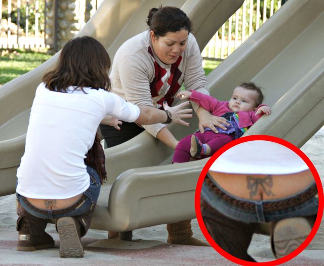 Jessica Alba przez przypadek pokazała trochę ciała (FOTO)