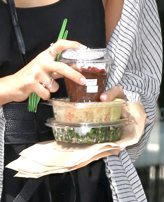 Co Jessica Alba jada na lunch? (FOTO)