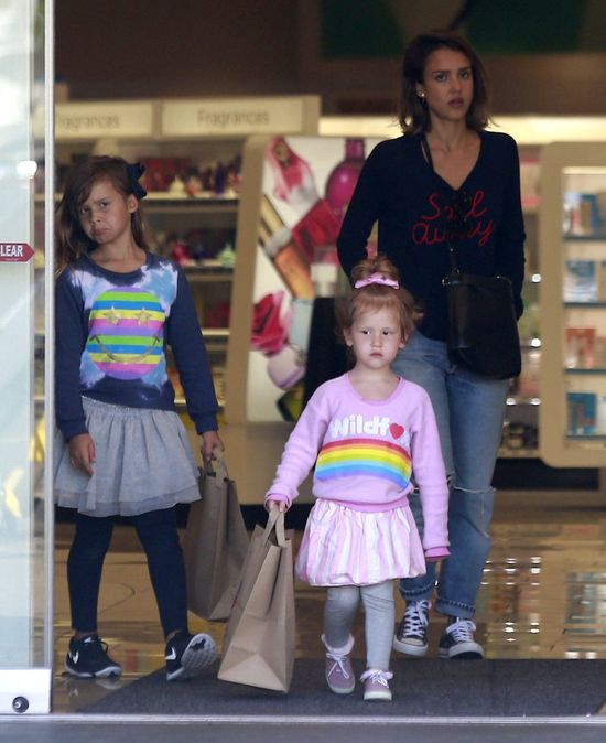 Córeczki Jessiki Alby to małe fashionistki (FOTO)