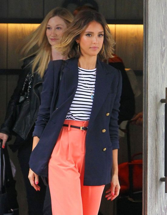 Skąd Jessica Alba bierze na TO siły? (FOTO)