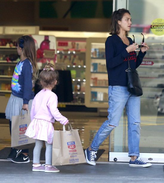 Córeczki Jessiki Alby to małe fashionistki (FOTO)