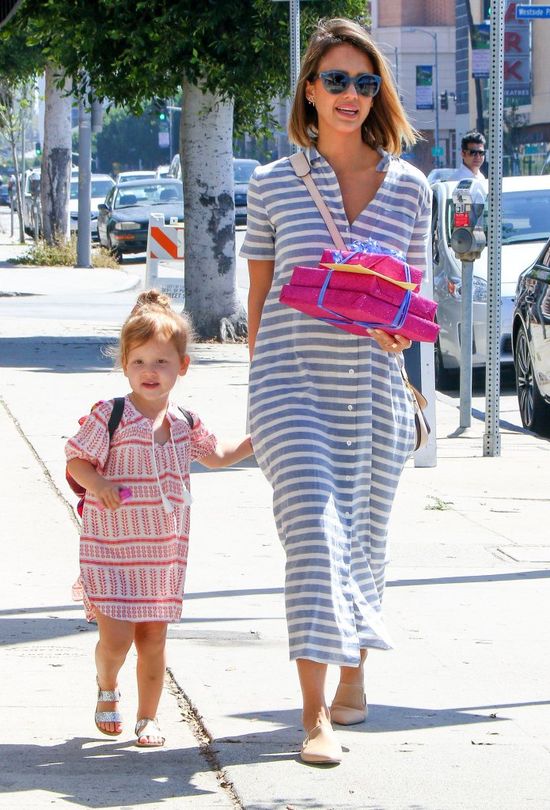 Nawet w takim worku potrafi wyglądać dobrze? (FOTO)