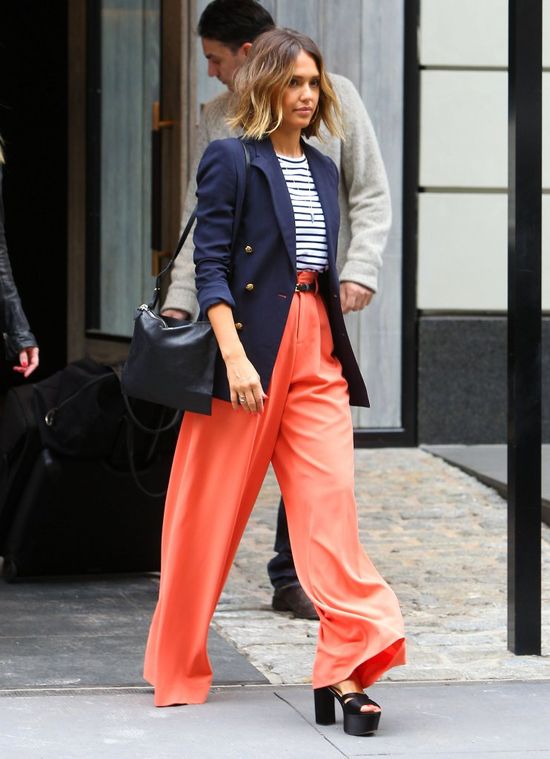 Skąd Jessica Alba bierze na TO siły? (FOTO)