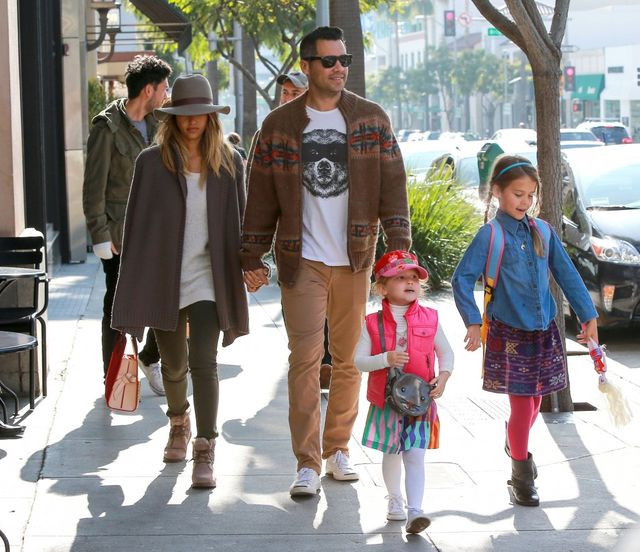 Rodzinka Jessiki Alby jest bardzo modna (FOTO)