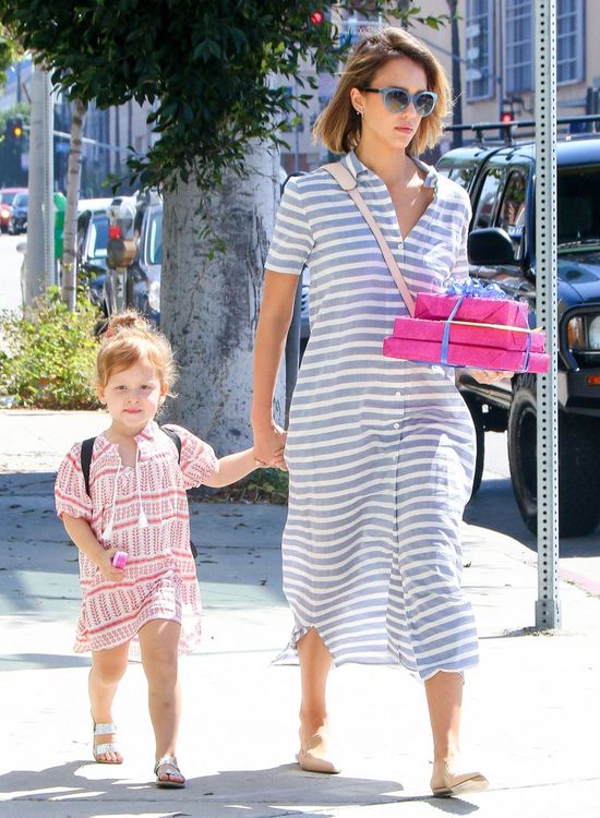 Nawet w takim worku potrafi wyglądać dobrze? (FOTO)