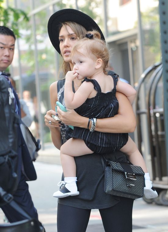 Tego dnia mama miała dla niej mniej czasu (FOTO)