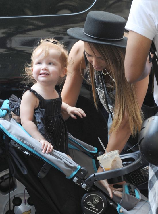 Tego dnia mama miała dla niej mniej czasu (FOTO)