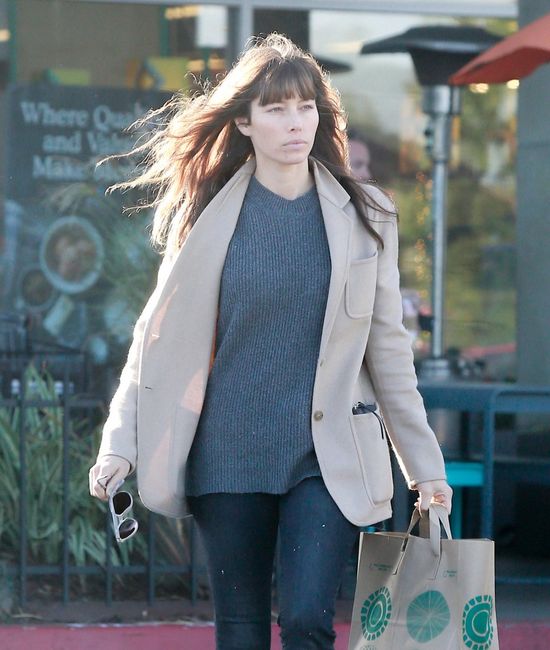 Jessica Biel nie przemyślała stylizacji i dała początek wielu plotkom