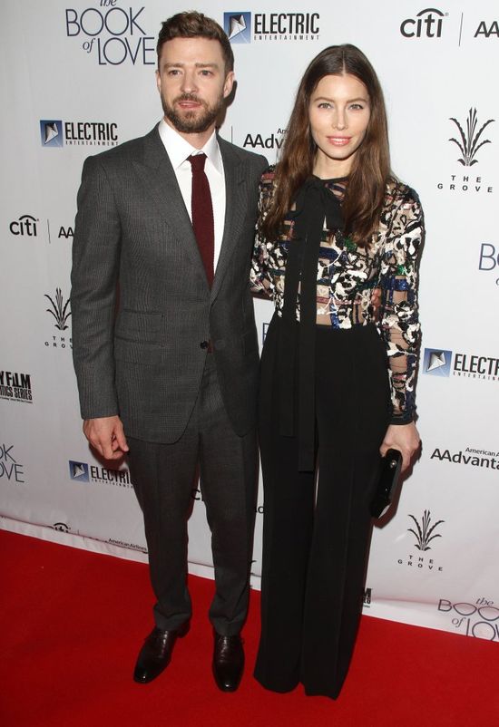 Nikt nie może wyglądać olśniewająco na ściance 2 razy w tygodniu...