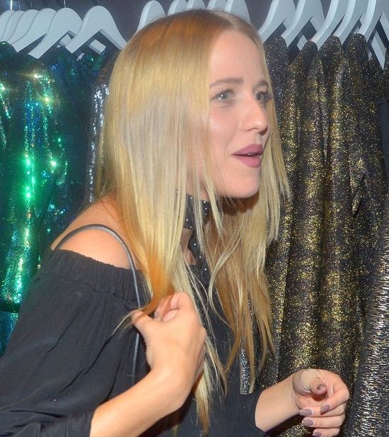 Jessica Mercedes ... (wstaw czasownik) na ściance (FOTO) Jessica Mercedes ... (wstaw czasownik) na ściance (FOTO)