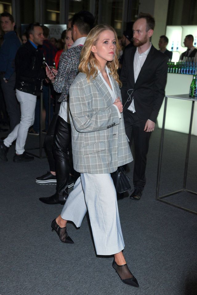 Jessica Mercedes w sukni ślubnej swojej mamy - odważna! (ZDJĘCIE) Jessica Mercedes w sukni ślubnej swojej mamy - odważna! (ZDJĘCIE)