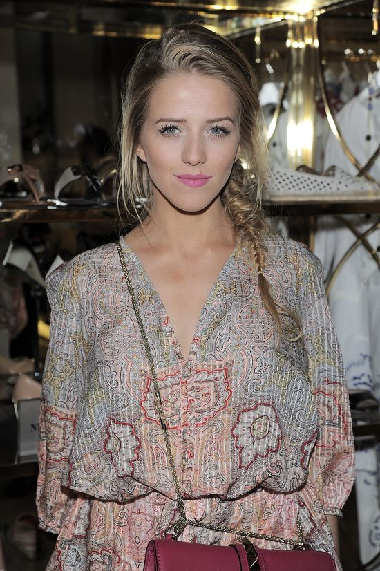 Jessica Mercedes co rusz chroniła się przed wpadką (FOTO)