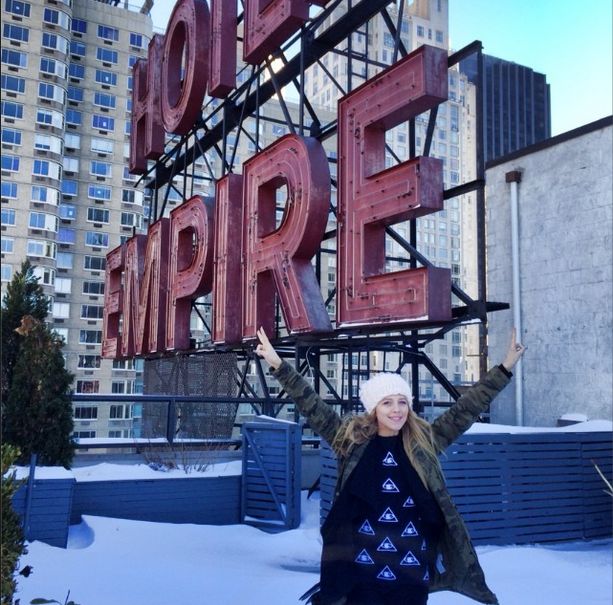 Jemerced chwali się apartamentem w Empire Hotel (FOTO+VIDEO)