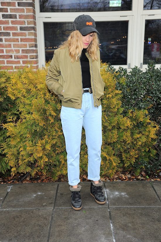 Jessica Mercedes przypomina fance... Anastasię z 50 twarzy G Jessica Mercedes przypomina fance... Anastasię z 50 twarzy G