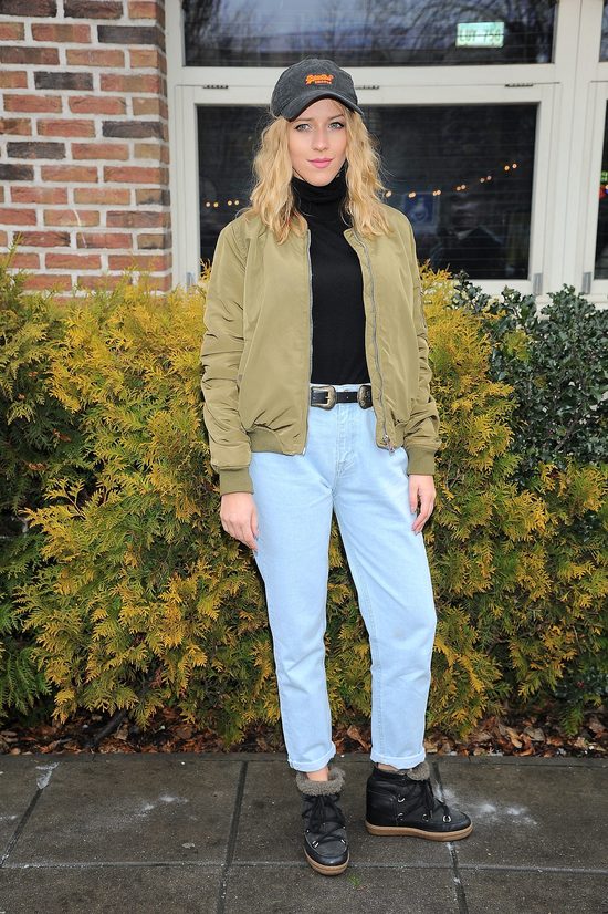 Jessica Mercedes przypomina fance... Anastasię z 50 twarzy G Jessica Mercedes przypomina fance... Anastasię z 50 twarzy G