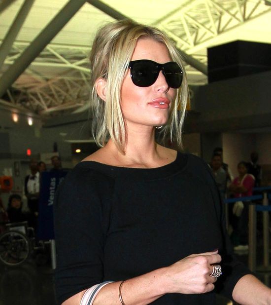 Usta Jessiki Simpson przypominają kaczy dzióbek (FOTO)