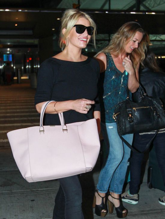 Usta Jessiki Simpson przypominają kaczy dzióbek (FOTO)