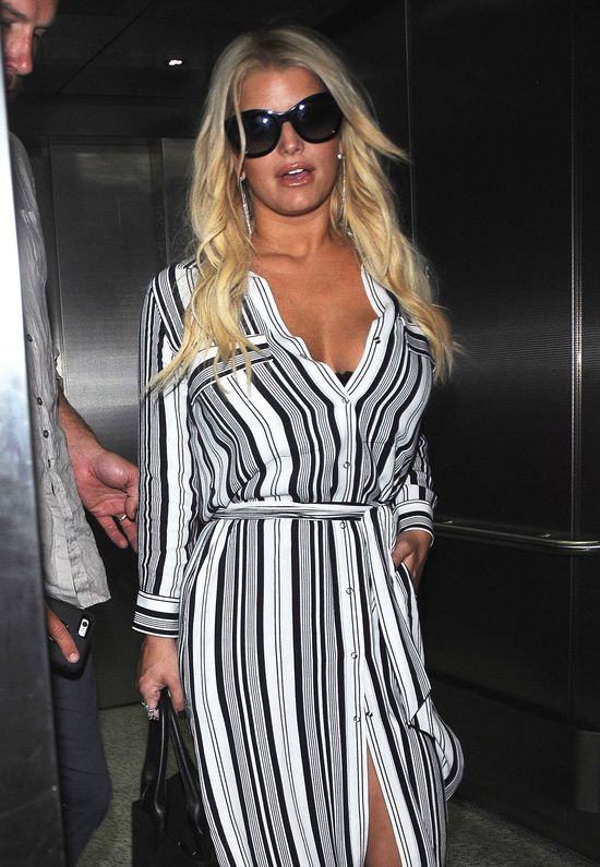 Jessica Simposon nie chce już swoich piersi Jessica Simposon nie chce już swoich piersi