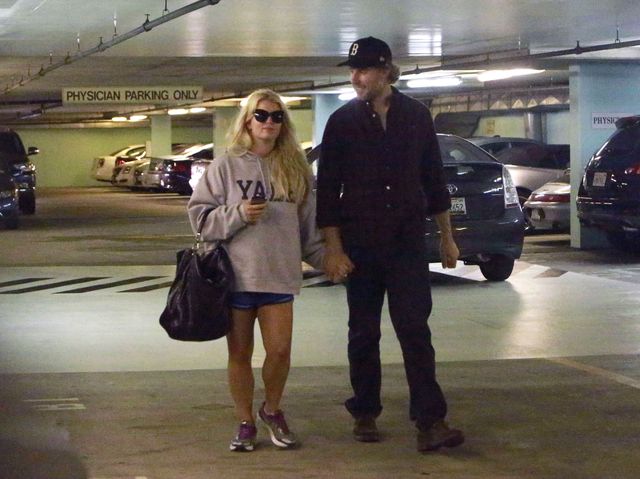 Jessica Simpson - niska i wcale nie taka szczupła? (FOTO)