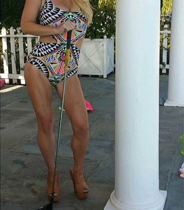 Ile kilometrów dziennie przechodzi Jessica Simpson?