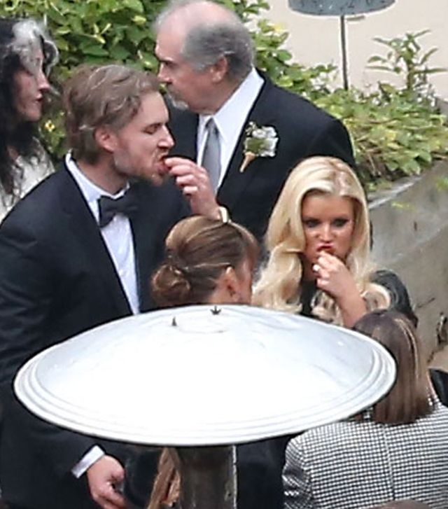 Jessica Simpson - i po figurze (FOTO)