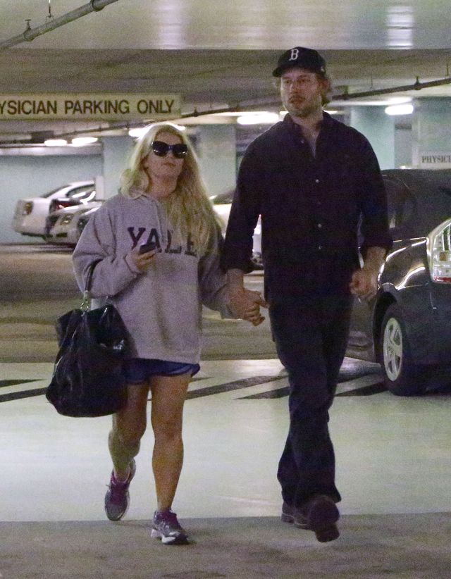 Jessica Simpson - niska i wcale nie taka szczupła? (FOTO)