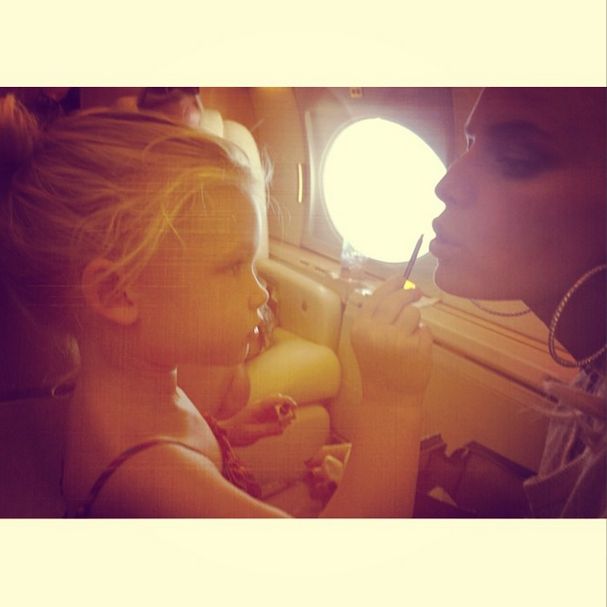 Jessica Simspon korzystała z pomocy chirurga? 