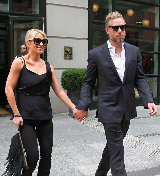 Ile Jessica Simpson wydaje na swoją urodę? Ile Jessica Simpson wydaje na swoją urodę?