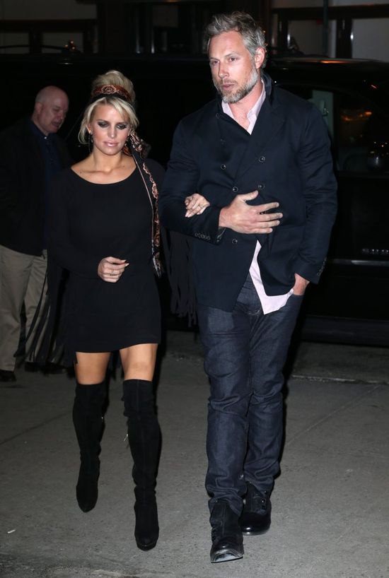 Ile warstw makijażu miała na sobie Jessica Simpson? (FOTO)