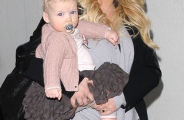 Jessica Simpson – i po figurze (FOTO)
