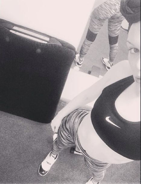 Jej zgrabne ciało to efekt ciężkich ćwiczeń (FOTO+VIDEO) Jej zgrabne ciało to efekt ciężkich ćwiczeń (FOTO+VIDEO)