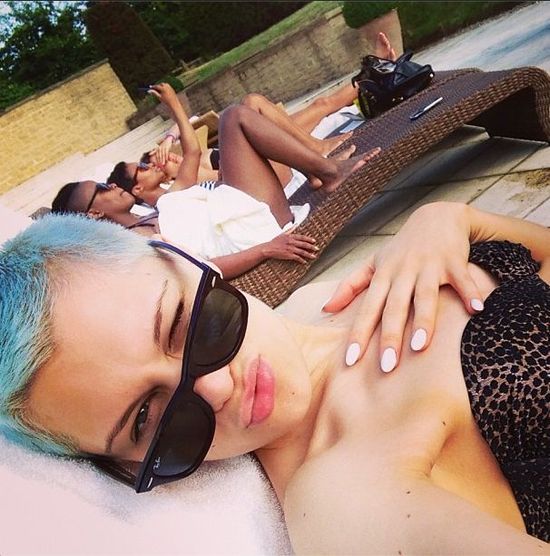 Jessie J eksperymentuje z włosami (FOTO)