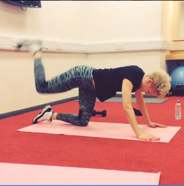 Jej zgrabne ciało to efekt ciężkich ćwiczeń (FOTO+VIDEO) Jej zgrabne ciało to efekt ciężkich ćwiczeń (FOTO+VIDEO)