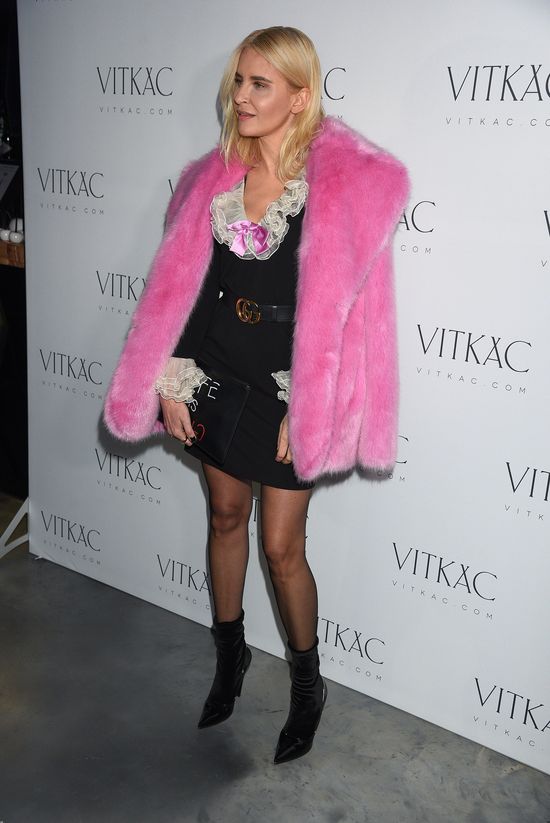 Niby zna się na modzie. Niby jest wyrocznią, a naprawdę zakłada TO! Niby zna się na modzie. Niby jest wyrocznią, a naprawdę zakłada TO!