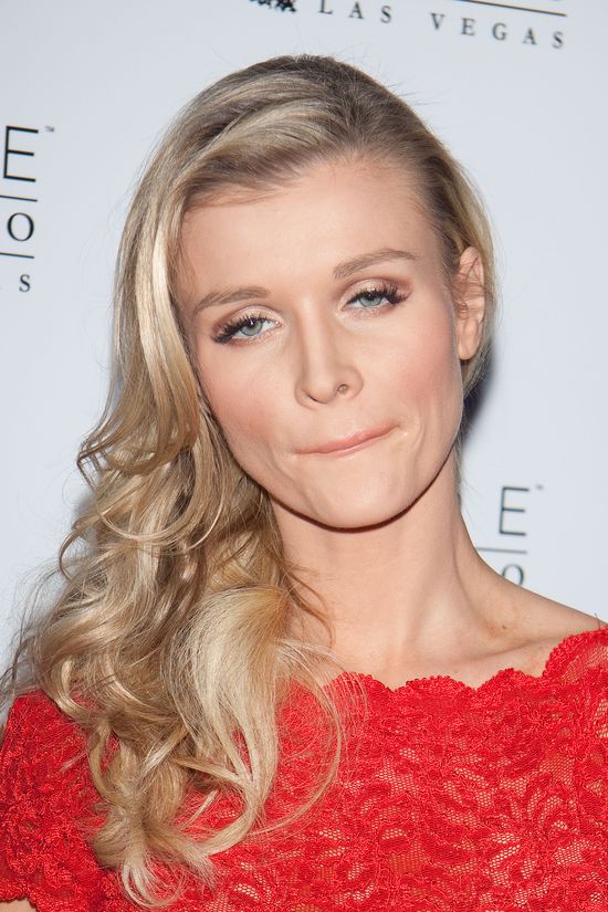 Joanna Krupa pokazuje dekolt (FOTO)