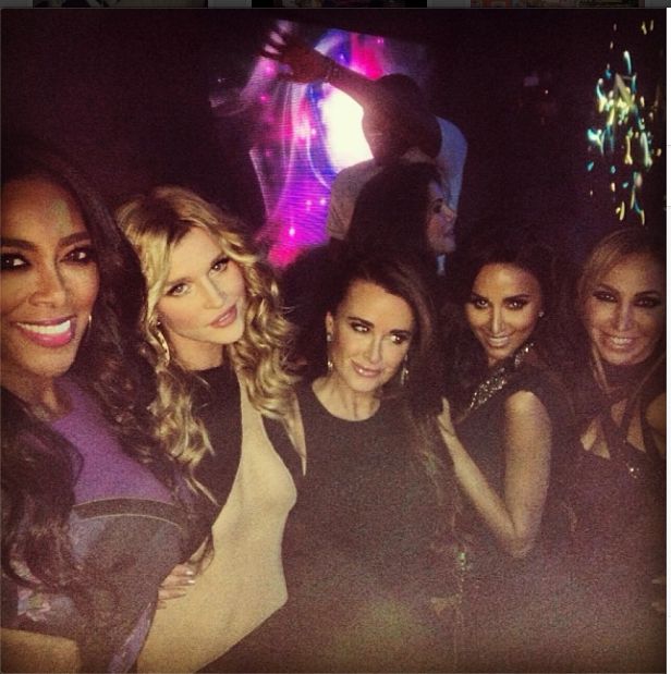 Joanna Krupa tym razem przesadziła z sukienką? (FOTO) Joanna Krupa tym razem przesadziła z sukienką? (FOTO)