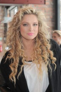Burza włosów Joanny Liszowskiej (FOTO)