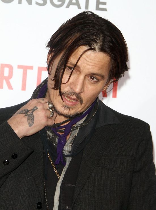 Johnny Depp został zaatakowany przez chupacabrę! Johnny Depp został zaatakowany przez chupacabrę!