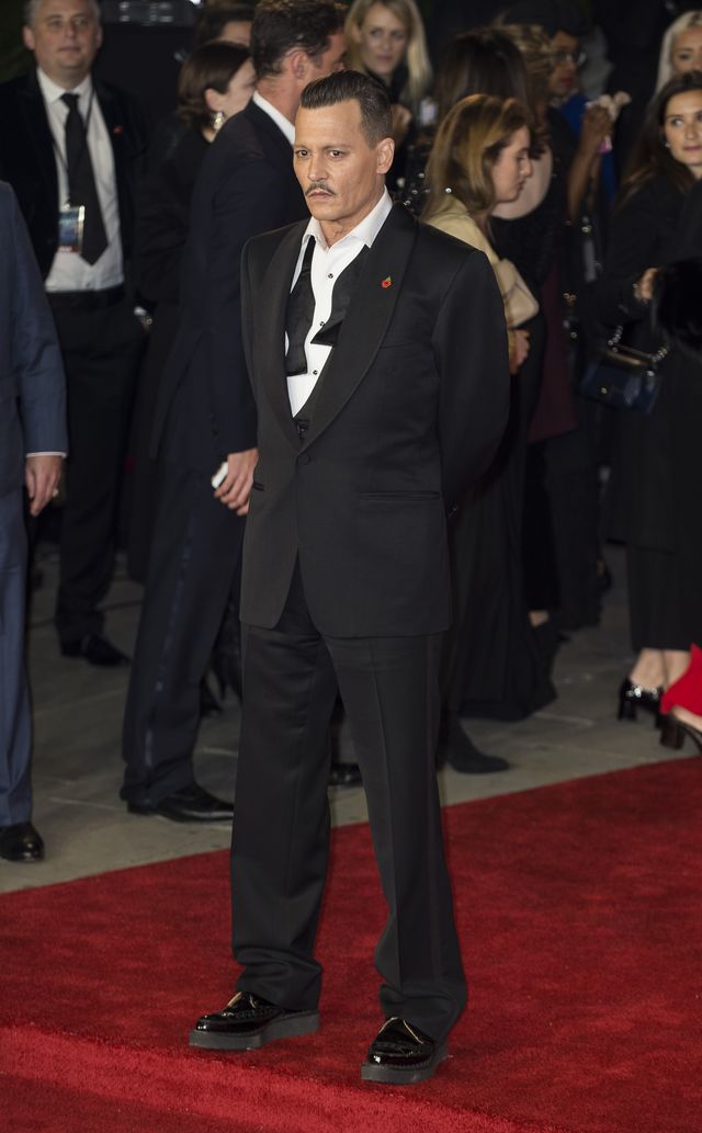 Czy Johnny Depp był pijany na premierze Morderstwa w Orient Expressie? (ZDJĘCIA)