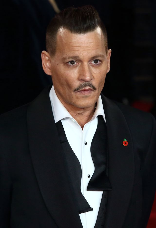 Czy Johnny Depp był pijany na premierze Morderstwa w Orient Expressie? (ZDJĘCIA)